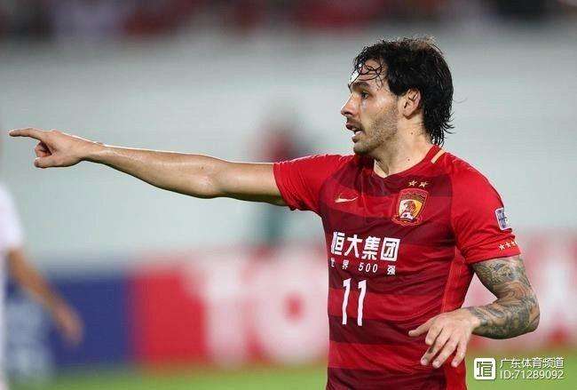 AYX爱游戏中国-英超中锋球员