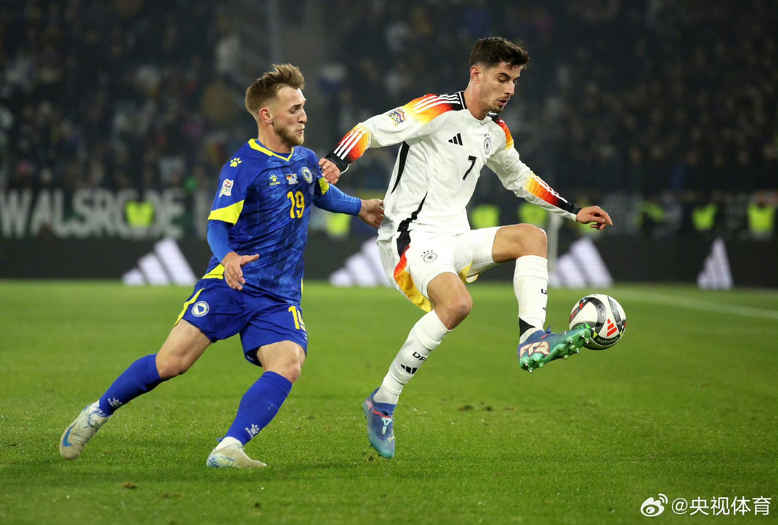 国际比赛日欧超杯焦点战,瓦伦西亚豪取连胜,赛场秩序良好,阵容厚度经受考验的简单介绍 国际比赛日欧超杯焦点战,瓦伦西亚豪取连胜,赛场秩序良好,阵容厚度经受考验的简单介绍