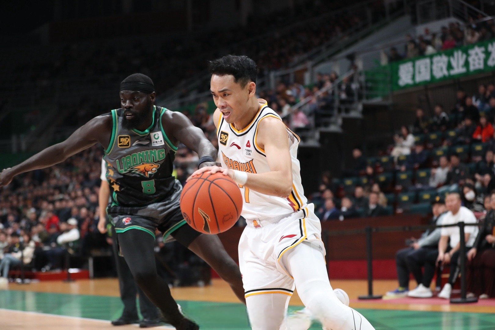 辽宁本钢发布备战花絮，清晨复出首秀，NBA总决赛任务艰巨，团队化学反应显著的简单介绍